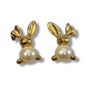 Avon Gold Tone Bunny Pearl Earrings